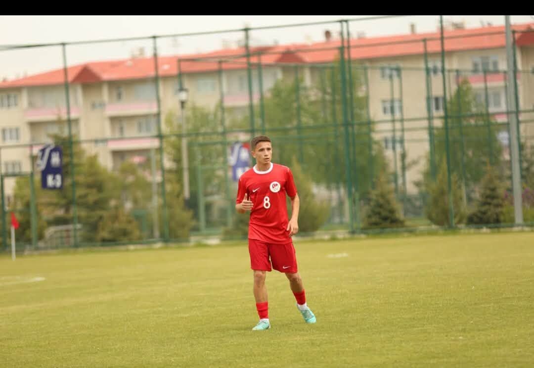 Dededağı FK'dan orta sahaya Berk Özdemir takviyesi