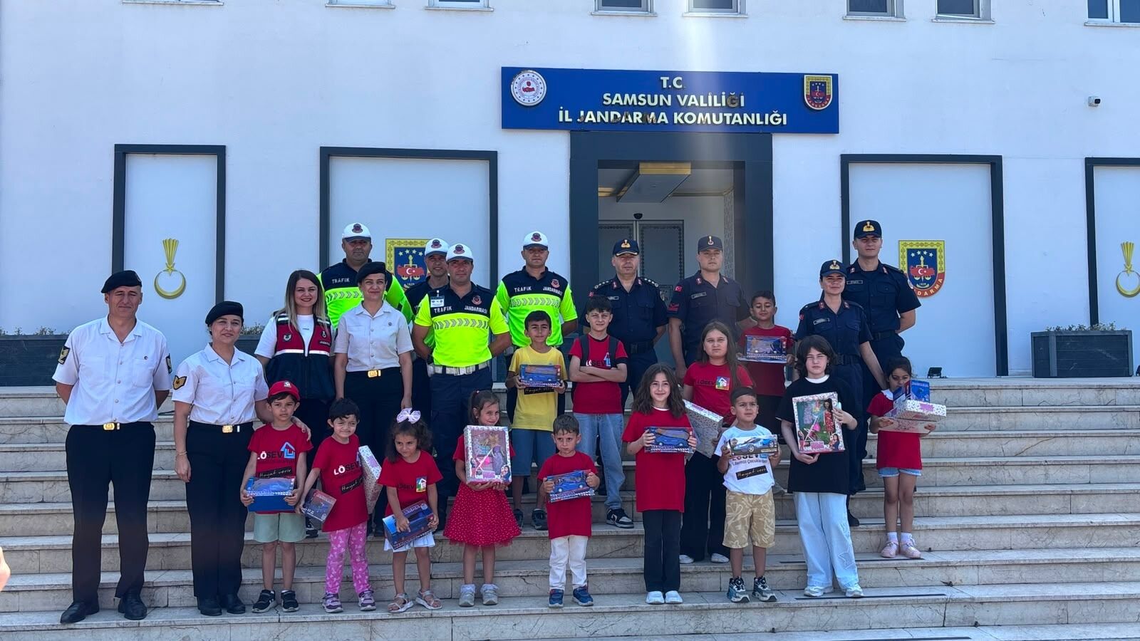 LÖSEV'li çocuklardan Samsun İl Jandarma Komutanlığına anlamlı ziyaret