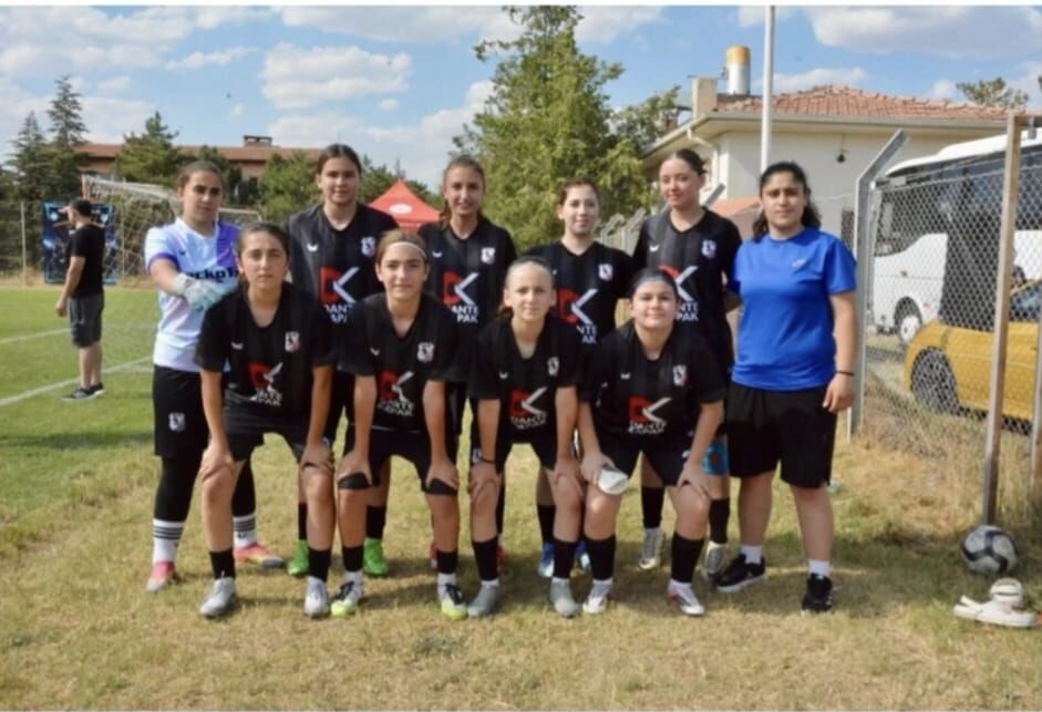 samsun haber: Rakip tanımadılar! Samsun'un kızları tarih yazdı
