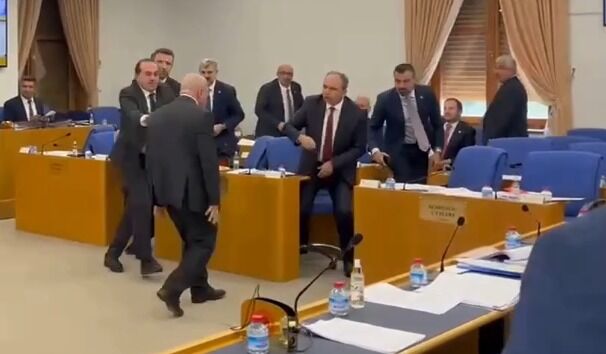 samsun haber: TBMM'de tansiyon yükseldi! Erhan Usta, AK Partili vekil ile karşı karşıya geldi