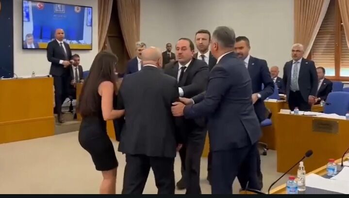 samsun haber: TBMM'de tansiyon yükseldi! Erhan Usta, AK Partili vekil ile karşı karşıya geldi