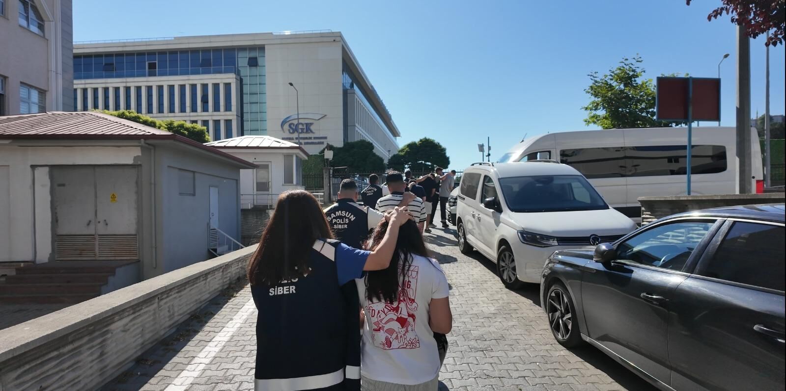 samsun haber: İnternet dolandırıcılarına Samsun merkezli şafak baskını! 