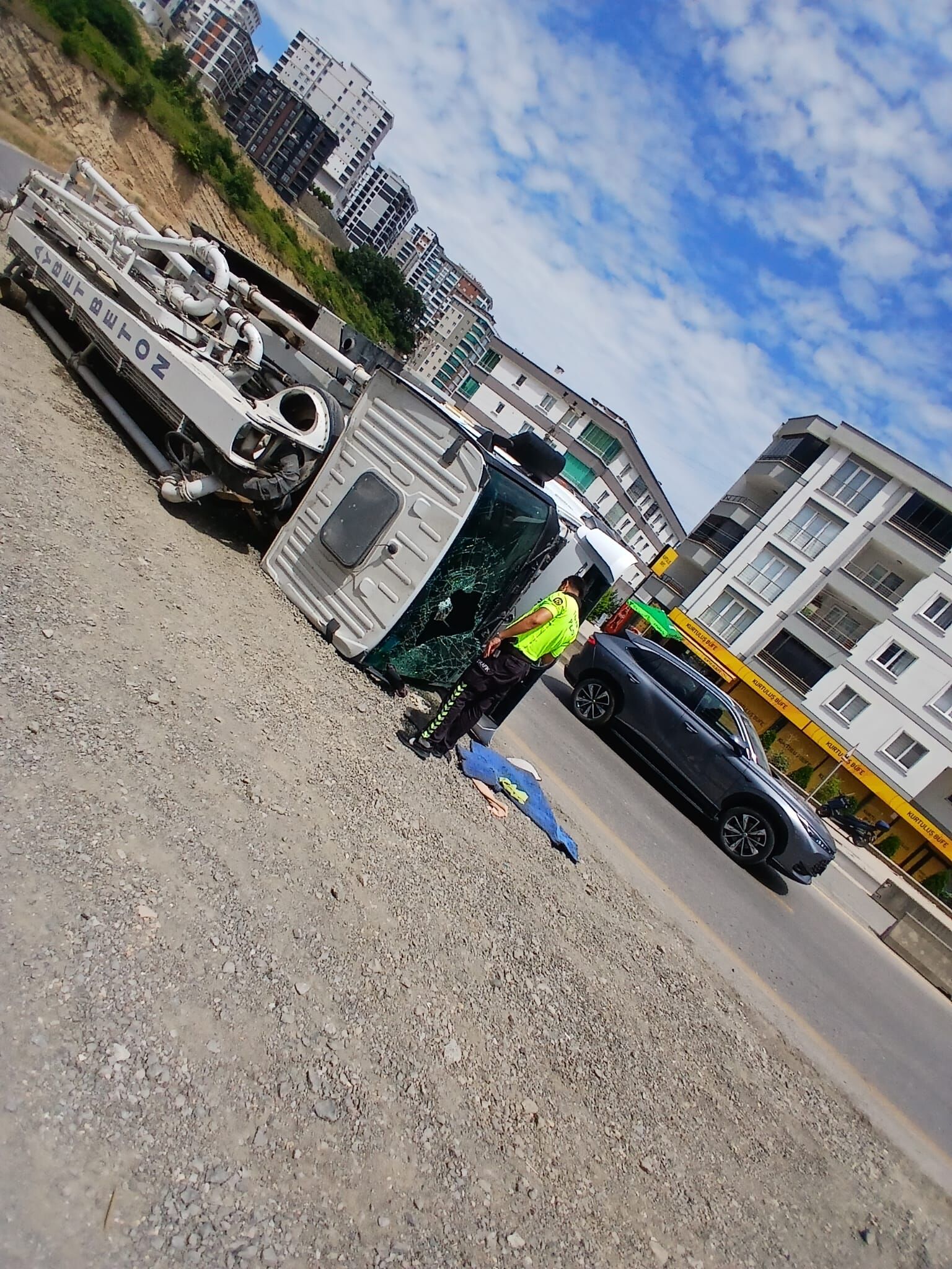 samsun haber: Samsun'da beton mikseri devrildi!