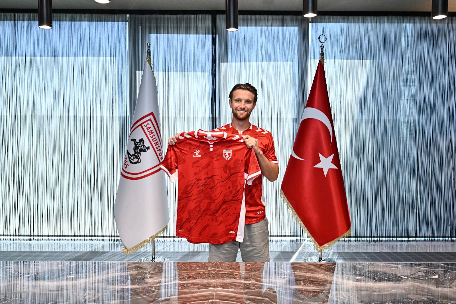 samsunspor haber: Elliot Watt imzayı attı! Samsunspor taraftarına dikkat çeken mesaj