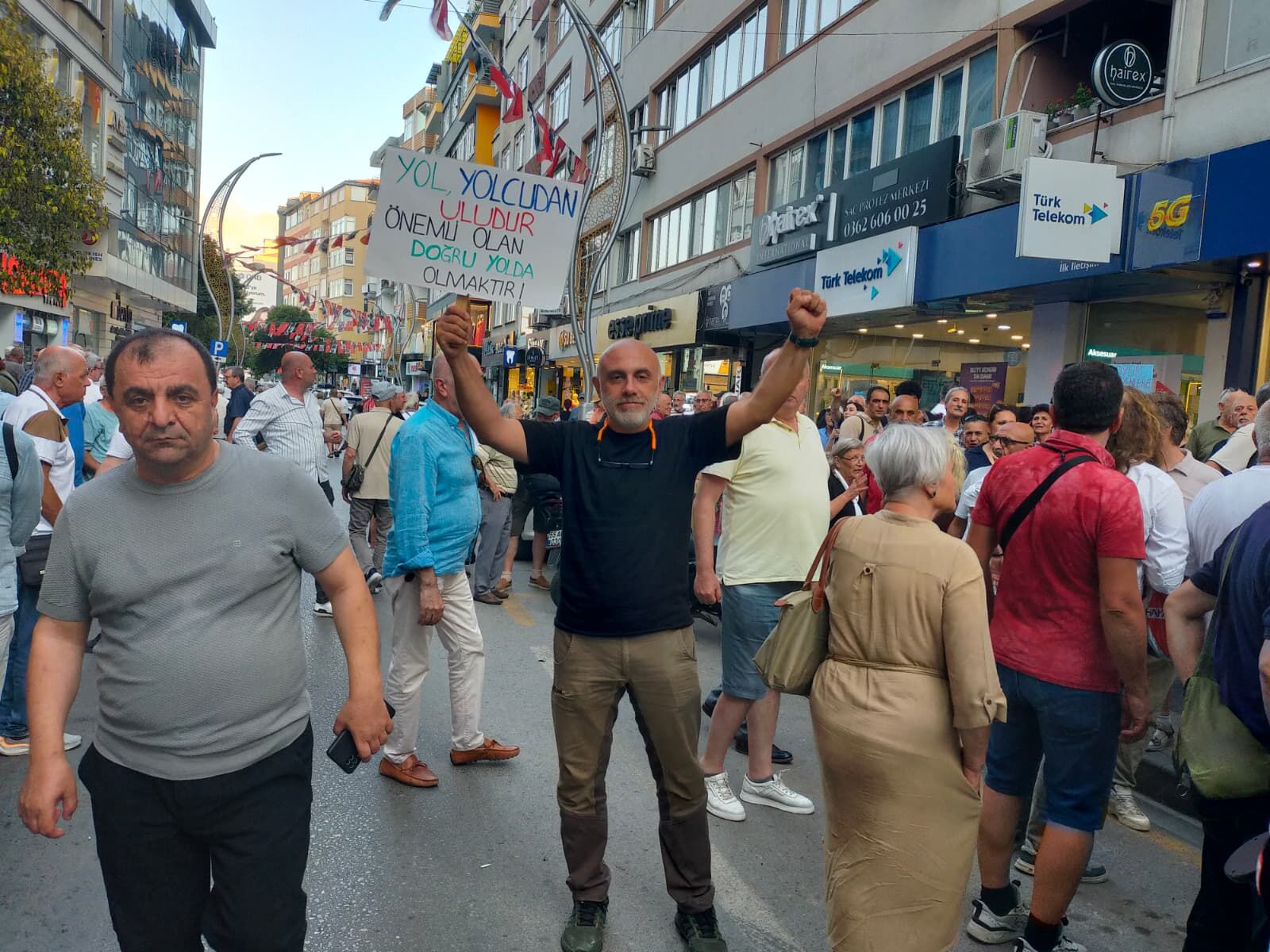 samsun haber Samsun'da Özgür Özel İletişim Ofisi açıldı! "Yeni bir yürüyüşü başlatıyoruz"