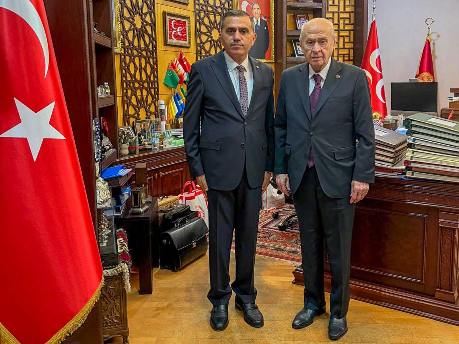 MHP Samsun İl Başkanı Burhan Mucur'dan MHP lideri Devlet Bahçeli'ye kongre raporu