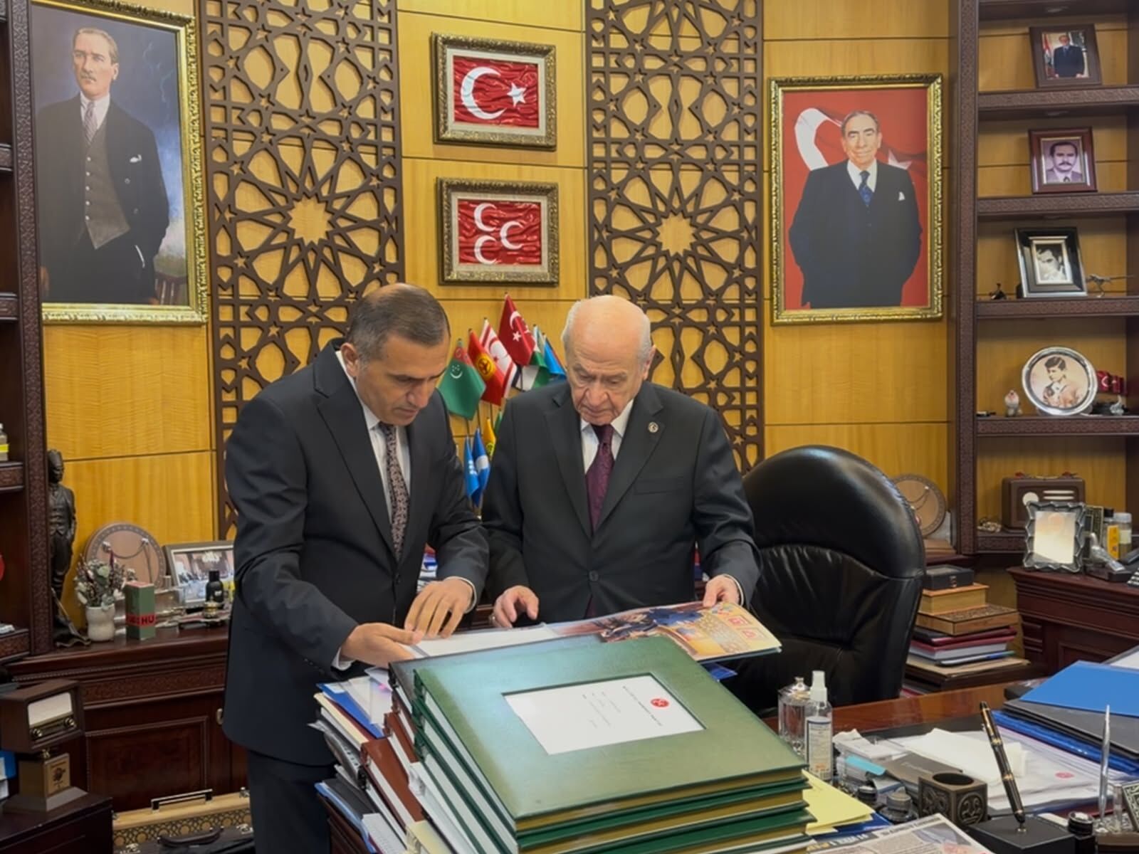 MHP Samsun İl Başkanı Burhan Mucur'dan MHP lideri Devlet Bahçeli'ye kongre raporu