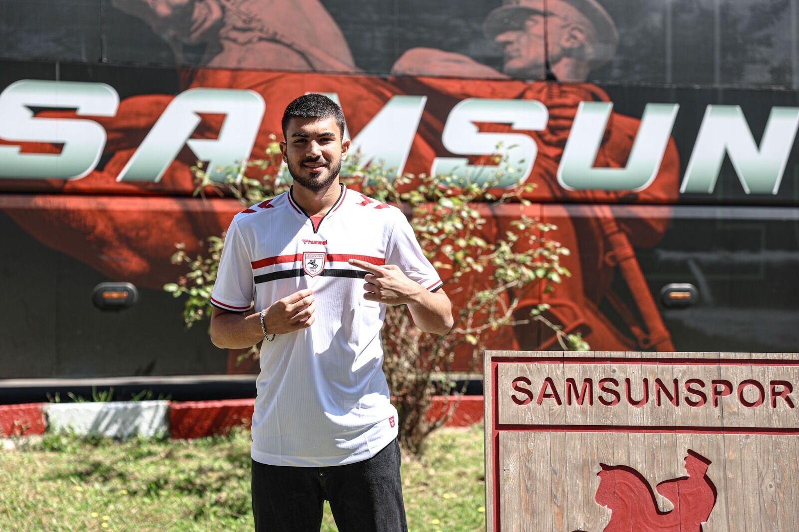 samsunspor haber: Samsunspor Akademi’ye genç stoper: Emir Işık imzayı attı