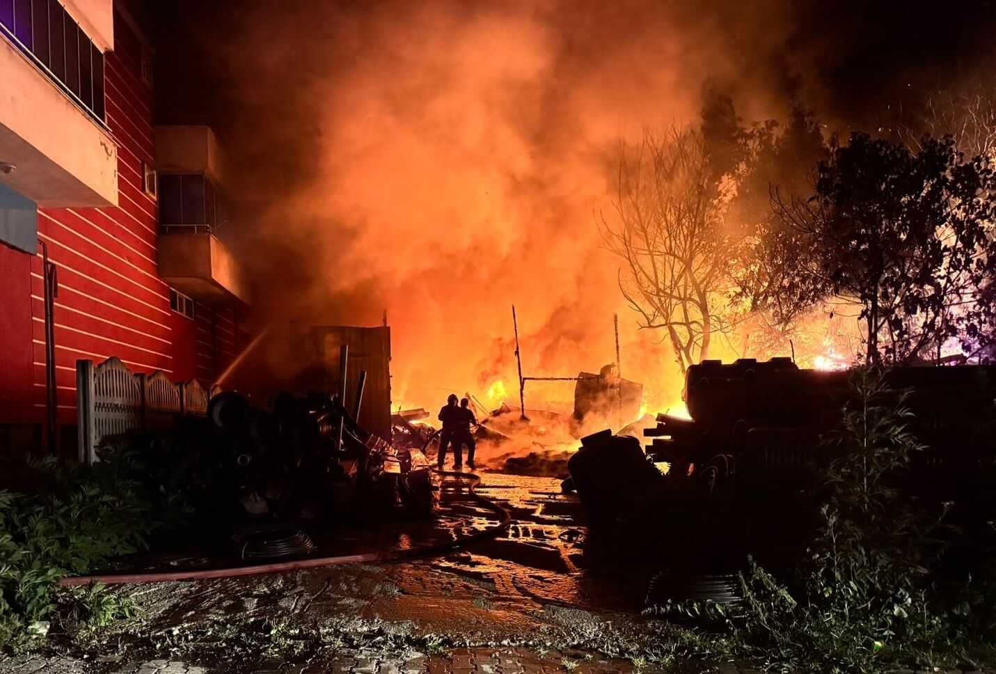 Samsun Haber: Samsun'da korku dolu 4 saat! Depo alev alev yandı