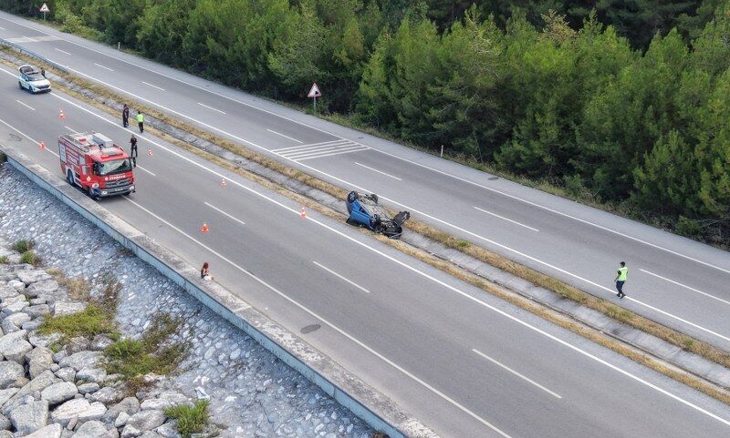 Samsun'da feci kaza! Otomobil takla attı