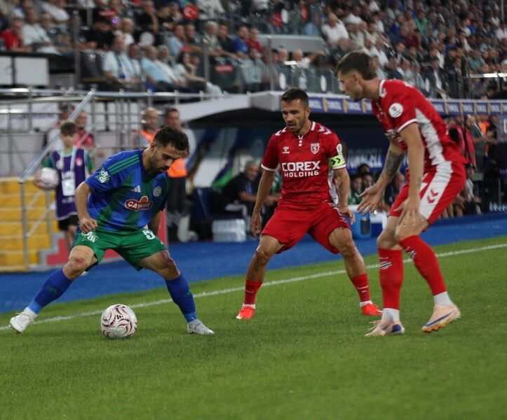 Rize'de ilk yarı Samsunspor'un! 0-1