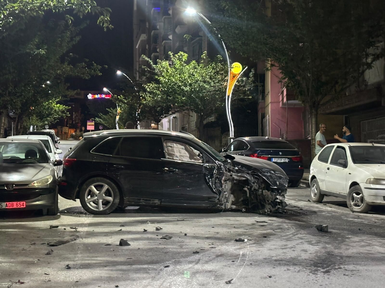 Samsun'da kontrolden çıkan otomobil dehşet saçtı!