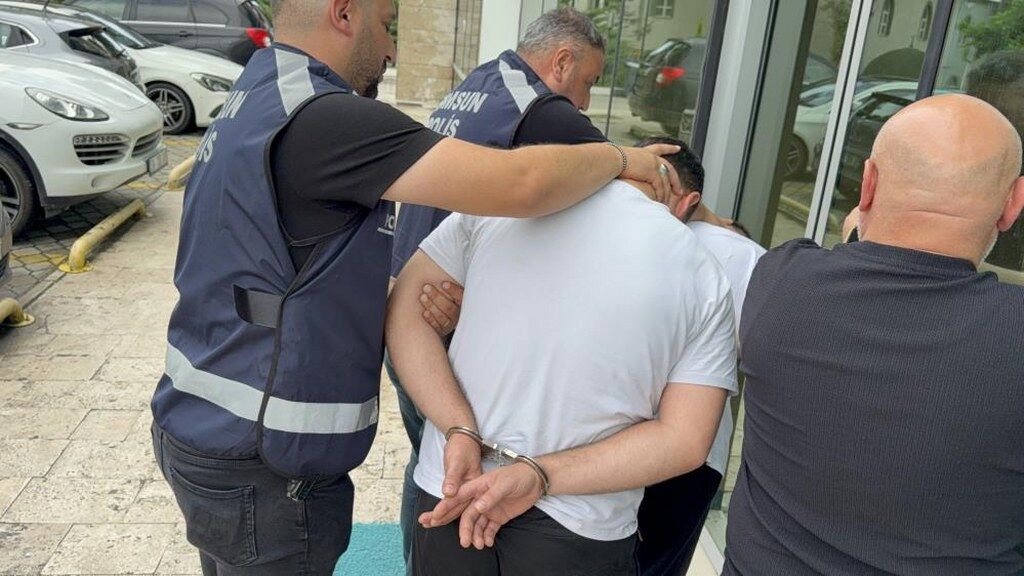 samsun haber: Samsun'da trafikte dehşet! Aracın peşine düşüp darbettiler