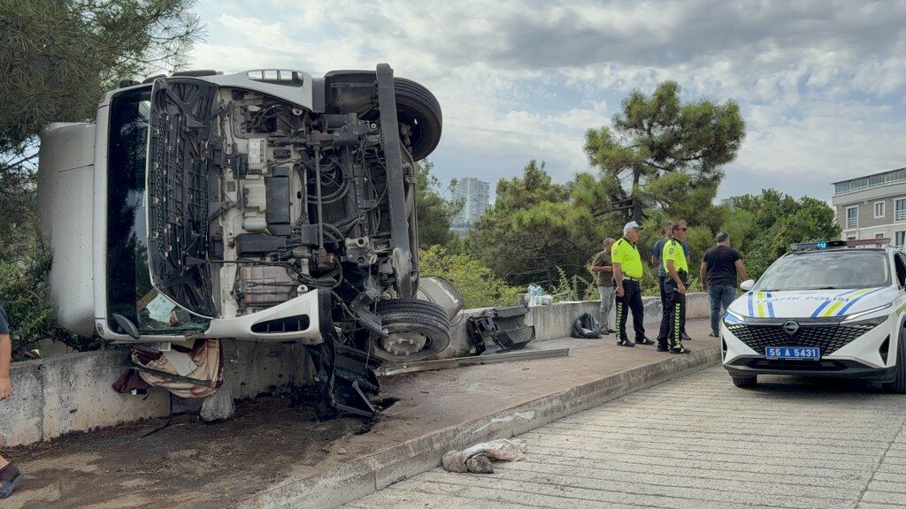 SAMSUN HABER: Samsun'da faciadan dönüldü! Freni tutmayınca bahçeye uçtu