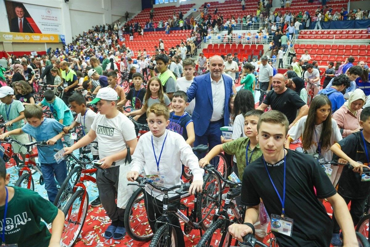 SAMSUN HABER: Canik'te 2 bin 500 çocuk ve genç hediyelerine kavuşacak