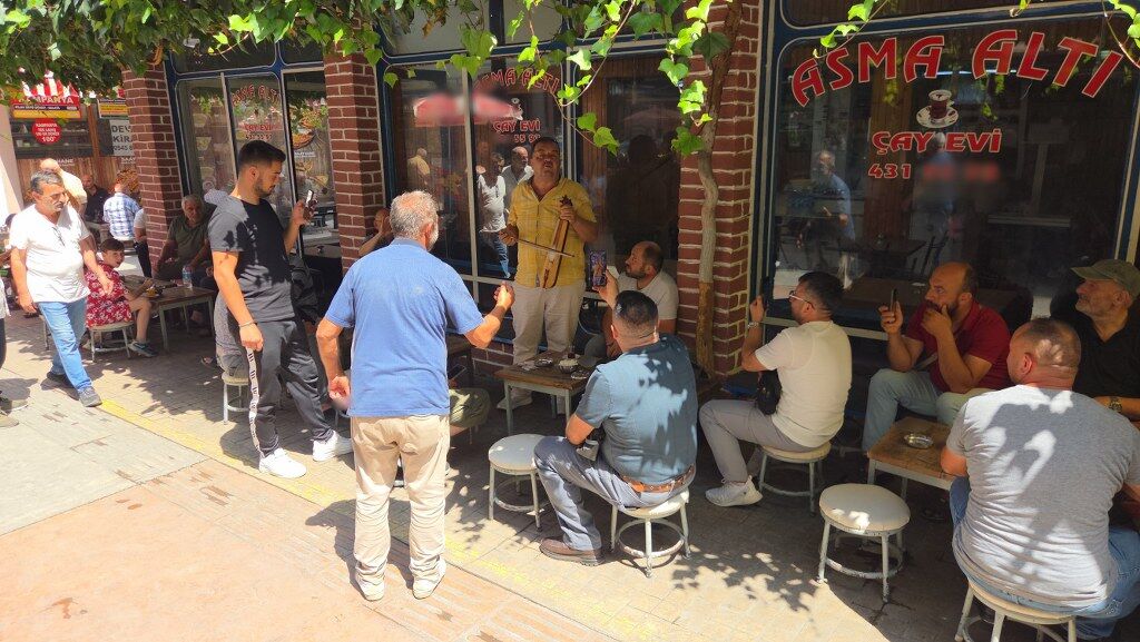 samsun haber: Samsun’da çay ocağında kemençe keyfi