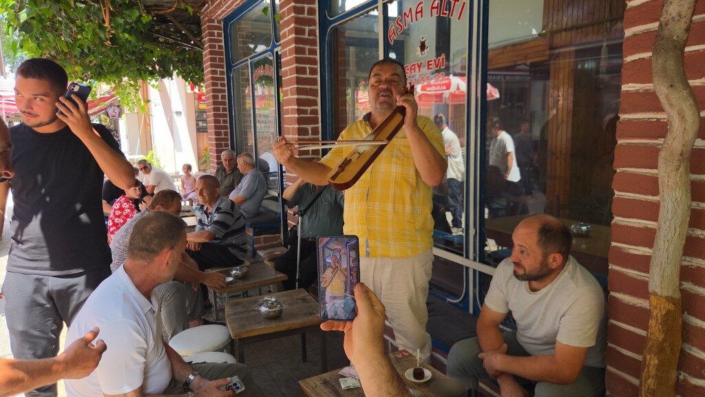 samsun haber: Samsun’da çay ocağında kemençe keyfi