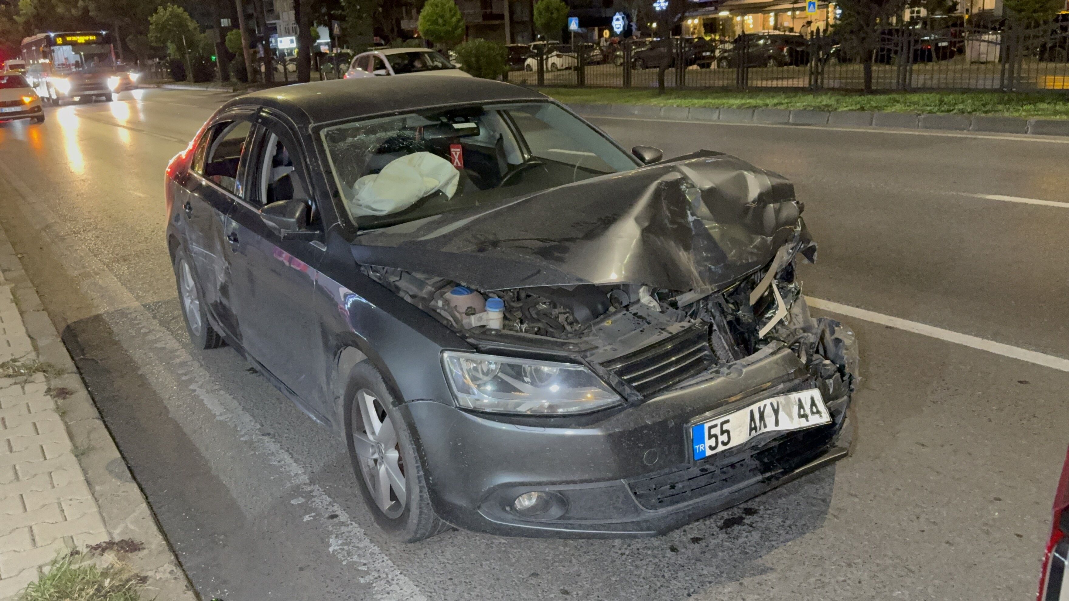 Samsun Haber: Samsun’da otomobil hafif ticari araca çarptı!