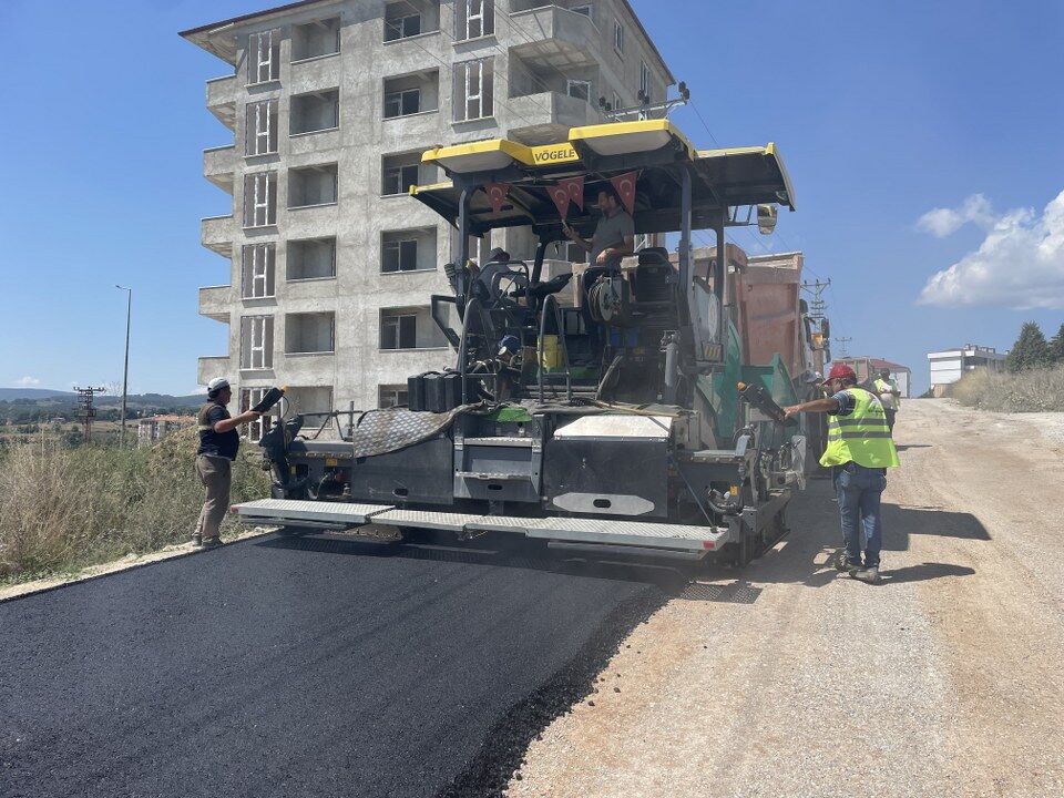 samsun haber: Kavak Devlet Hastanesi yoluna sıcak asfalt