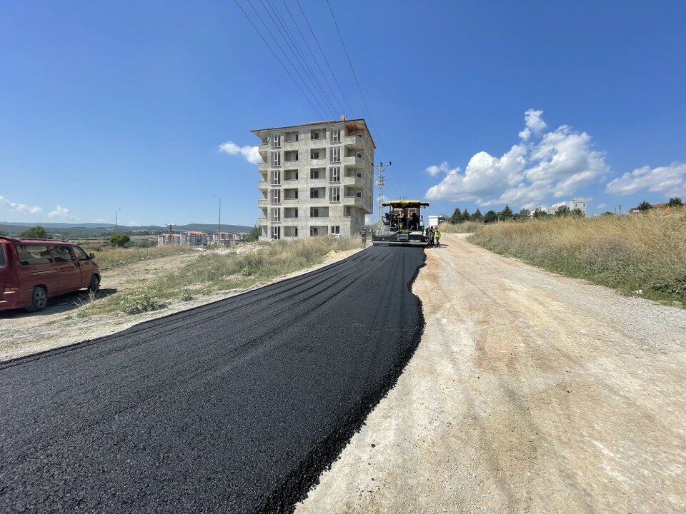 samsun haber: Kavak Devlet Hastanesi yoluna sıcak asfalt