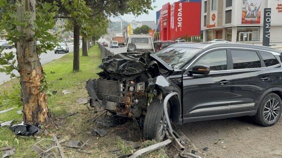 samsun haber: Samsun'da kaza: Savrulan SUV bariyer ve ağaca çarptı