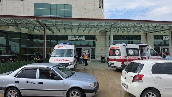 samsun haber: Samsun’da otomobil şarampole devrildi! 1'i bebek 3 yaralı 