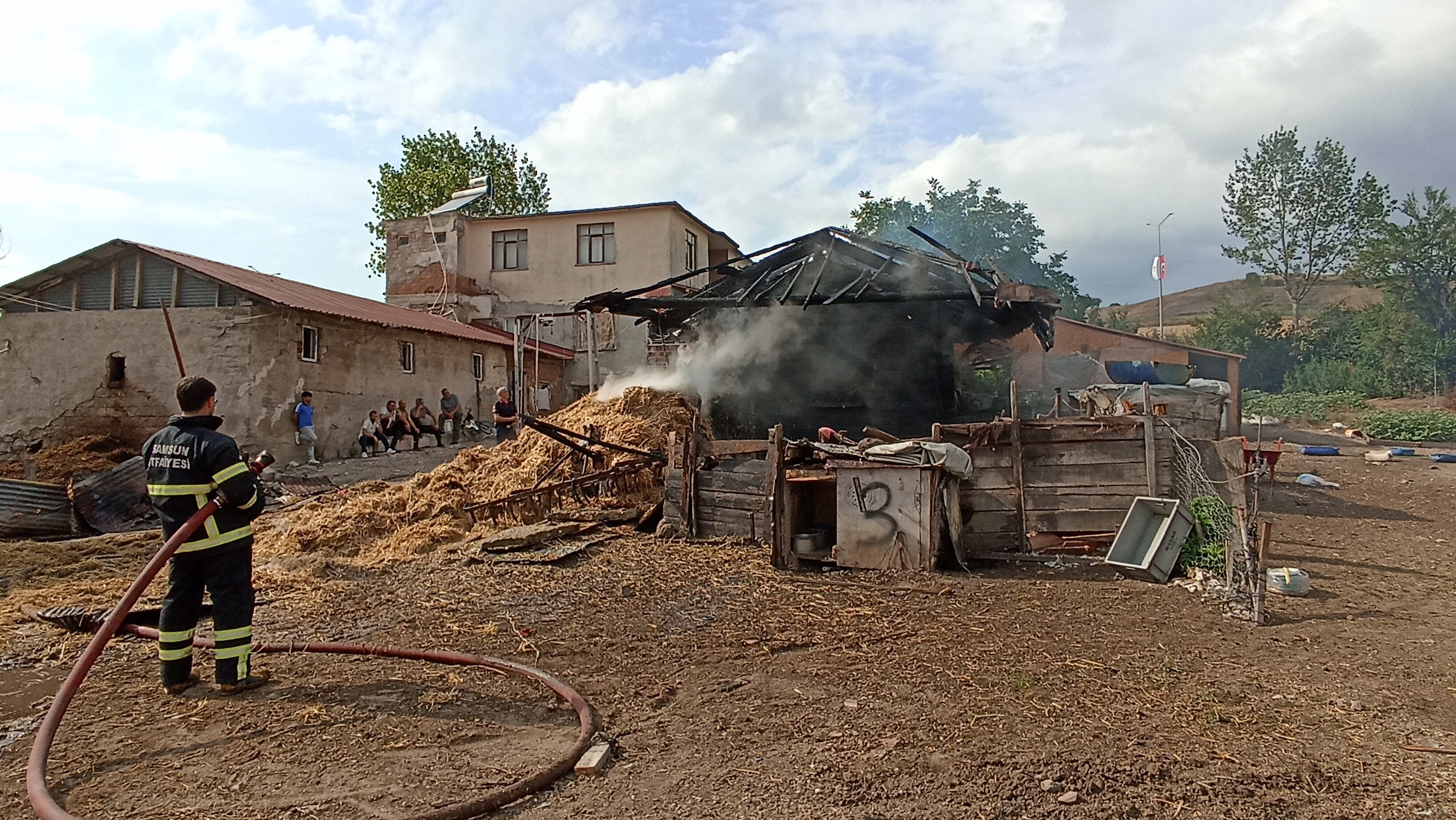 Samsun Haber: Samsun’da ambar küle döndü! 7 ton buğday yandı