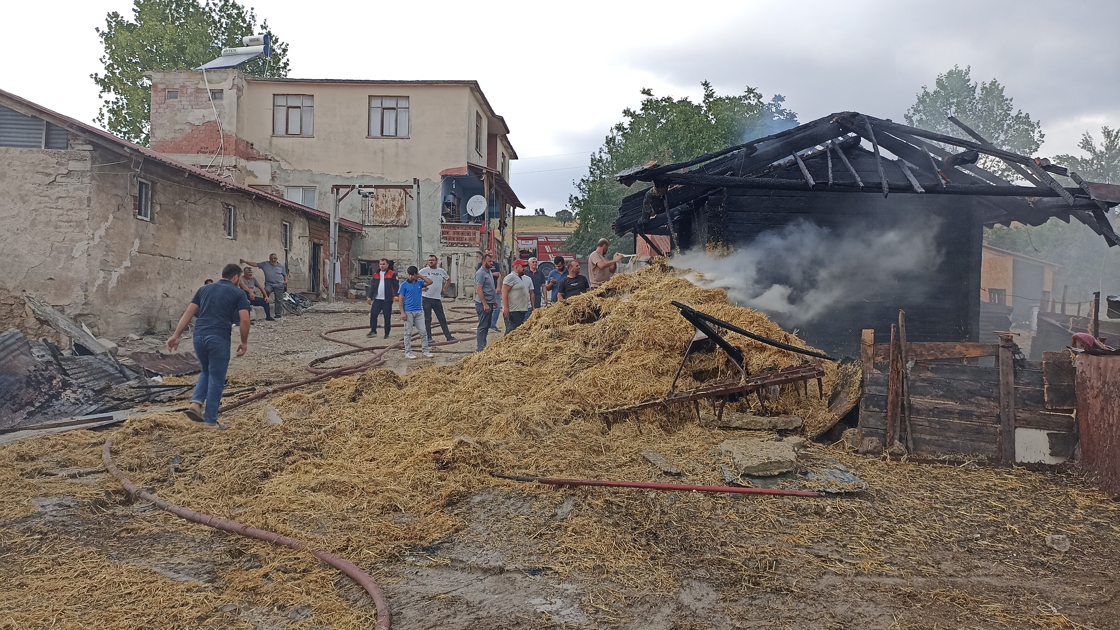Samsun Haber: Samsun’da ambar küle döndü! 7 ton buğday yandı