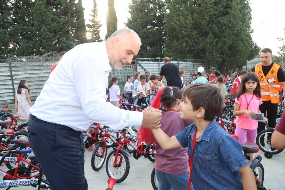 Samsun Haber. Canik'te çocukların beklediği gün geliyor! Hediyeler dağıtılacak