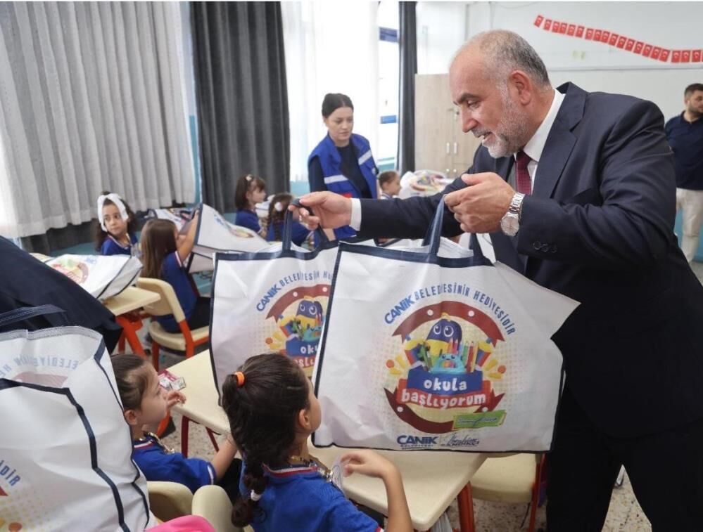 Samsun Haber: Başkan Sandıkçı'dan öğrencilere çifte hediye!