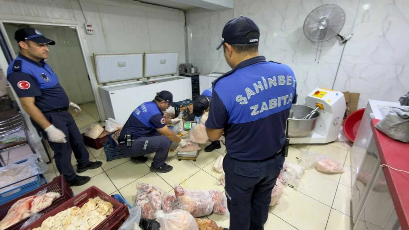 Mide bulandıran denetim! Sofraya gelmeden yakalandı