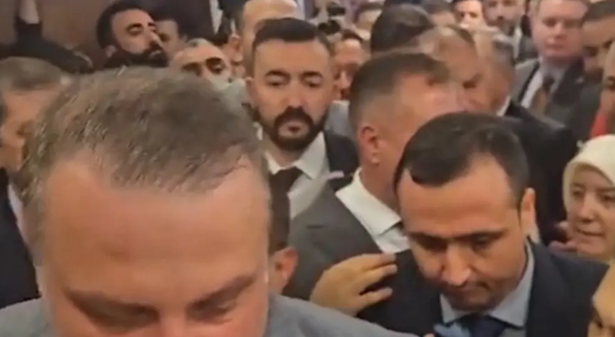 TBMM’de komisyon toplantısı öncesi izdiham yaşandı!