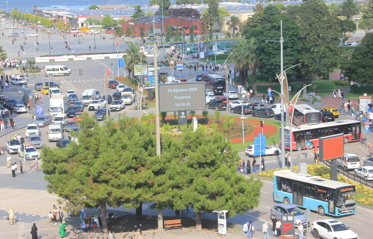 Samsun Haber: Samsun Cumhuriyet Meydanı’nda trafik yoğunluğu
