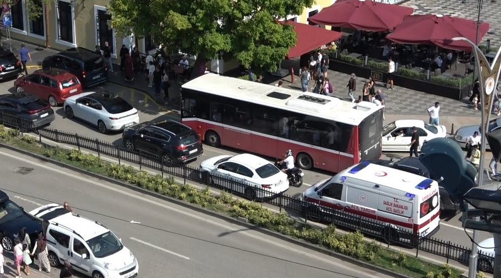 Samsun Haber: Samsun Cumhuriyet Meydanı’nda trafik yoğunluğu