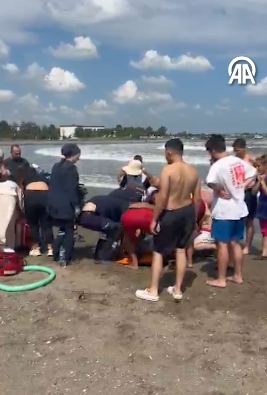Samsun Haber: Samsun’da denize giren 3 çocuk boğulma tehlikesi geçirdi!