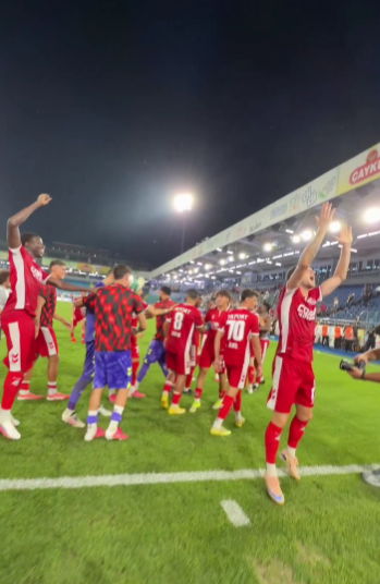 samsunspor haber : Takımlarını yalnız bırakmadılar! Rize'de Samsunspor coşkusu