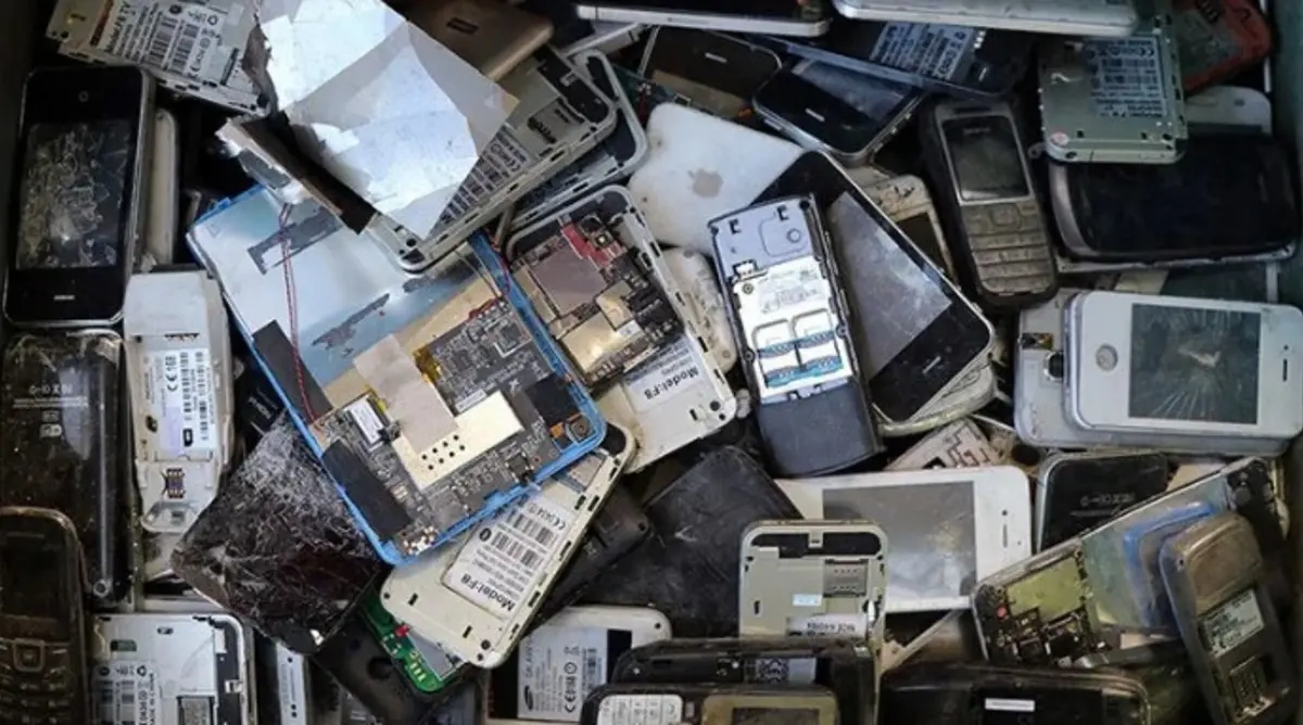 Eski telefonları çöpe atmayın! İçinden servet çıkıyor