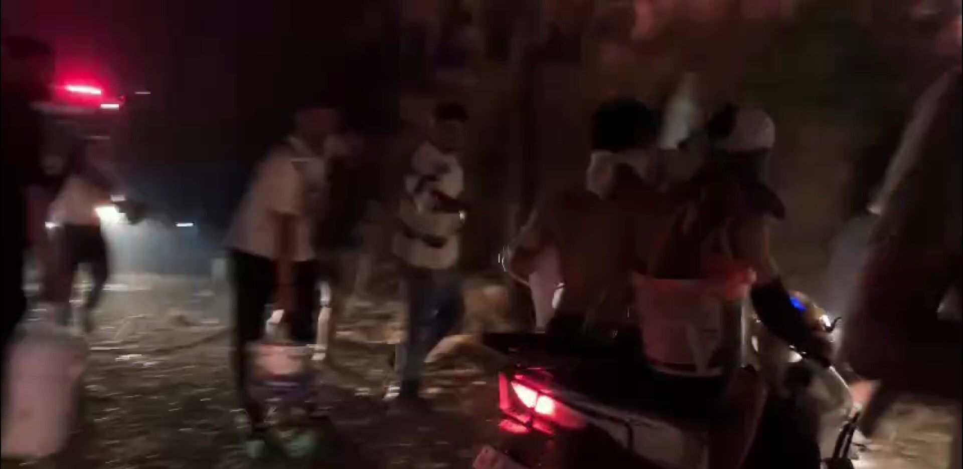 Fethiye’de alevler evlere ulaştı! Tahliye başladı