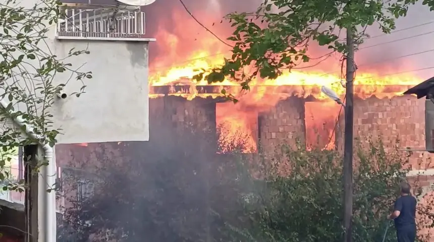 Karadeniz'de büyük zarar! 1 ton fındık küle döndü