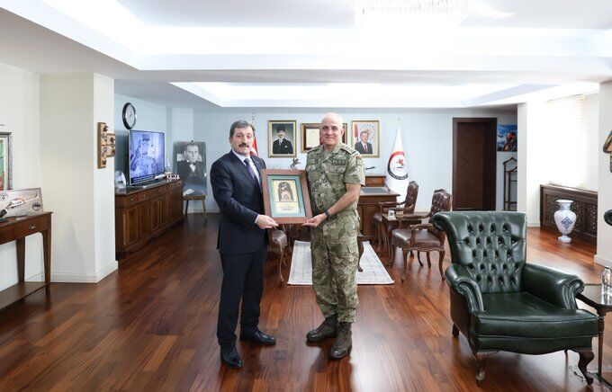  SAMSUN HABER: Gazi Tümgeneral Davut Ala’dan Vali Orhan Tavlı’ya veda ziyareti
