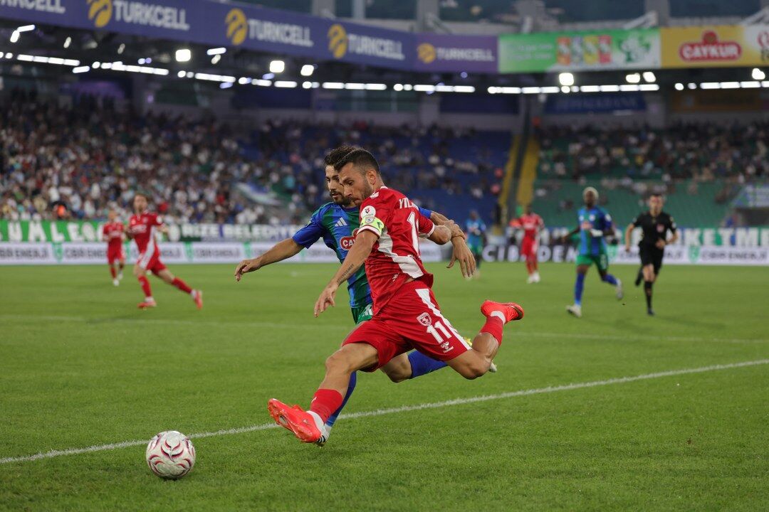 samsunspor haber Samsunspor Rize deplasmanını 2 golle geçti!