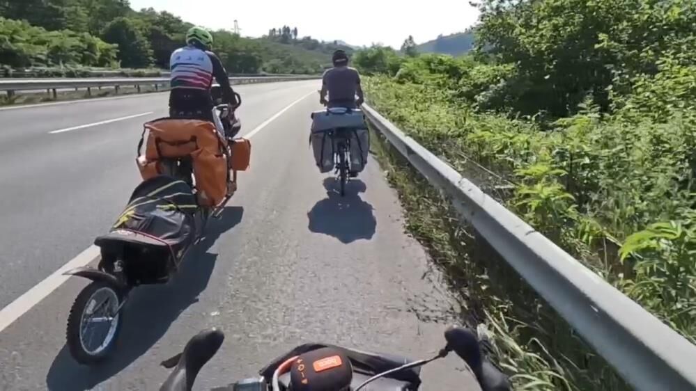 Samsun Haber. Kilometrelerce pedal çevirdiler! Samsun'a hayran kaldılar