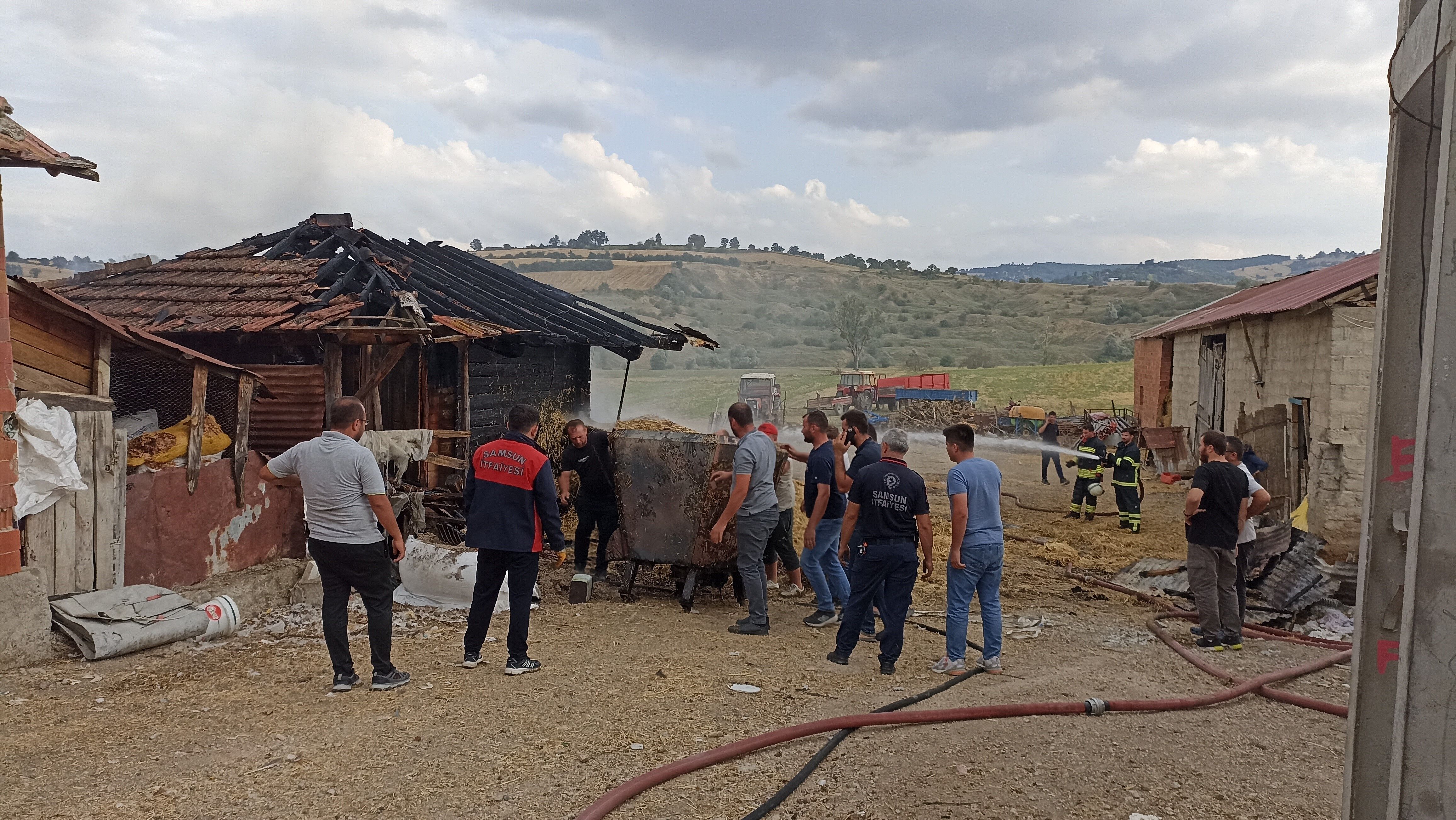 Samsun Haber: Samsun’da ambar küle döndü! 7 ton buğday yandı