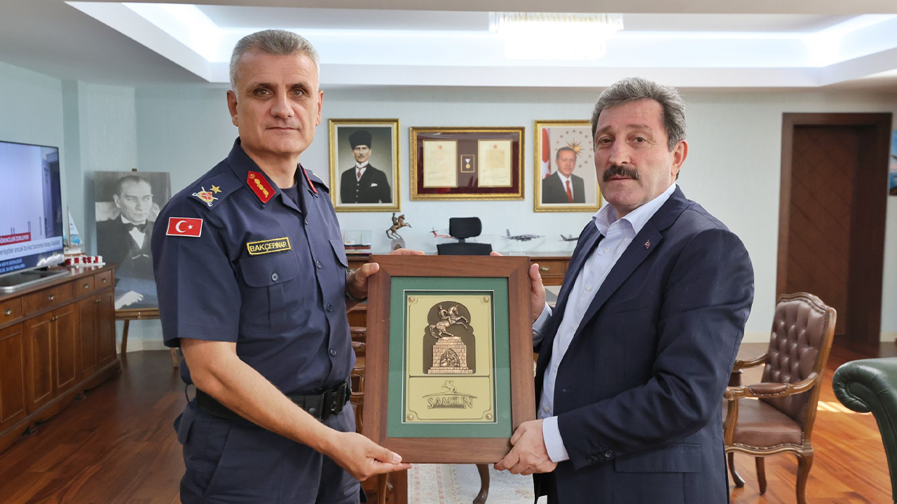 Samsun Haber: Samsun İl Jandarma Komutanı'dan Samsun Valisine veda ziyareti