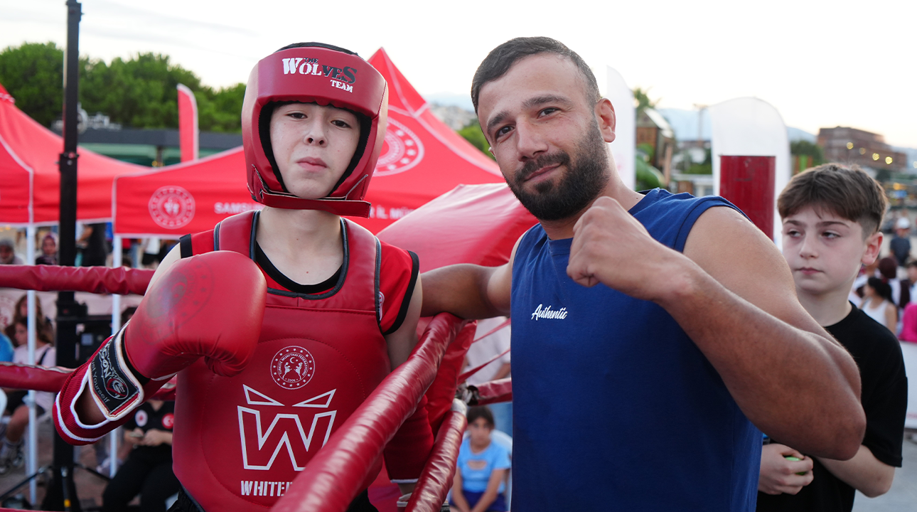 Samsun’da 12 ilden 350 sporcu Muay Thai için buluştu