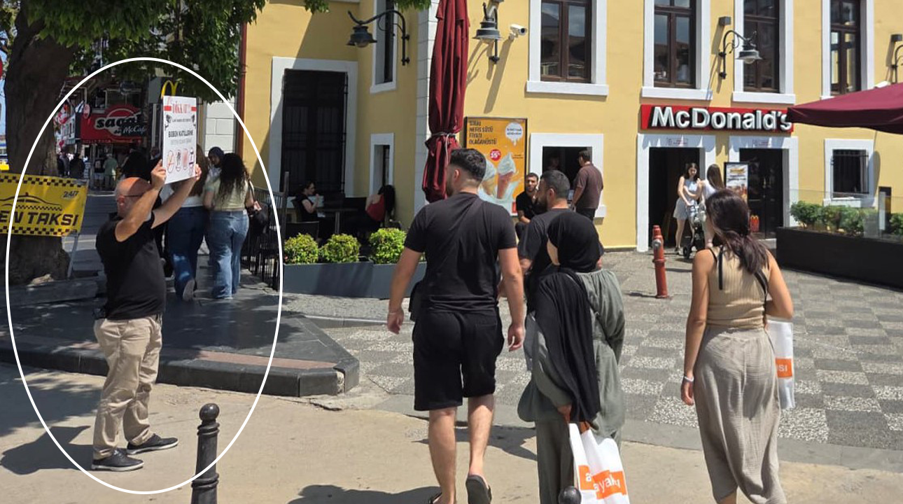Samsun Haber: Samsun'da 3 aydır tek başına protesto eylemi yapıyor