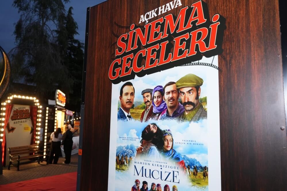 Samsun Haber: Samsun'da açık hava sineması keyfi başladı! 17 ilçeyi gezecek