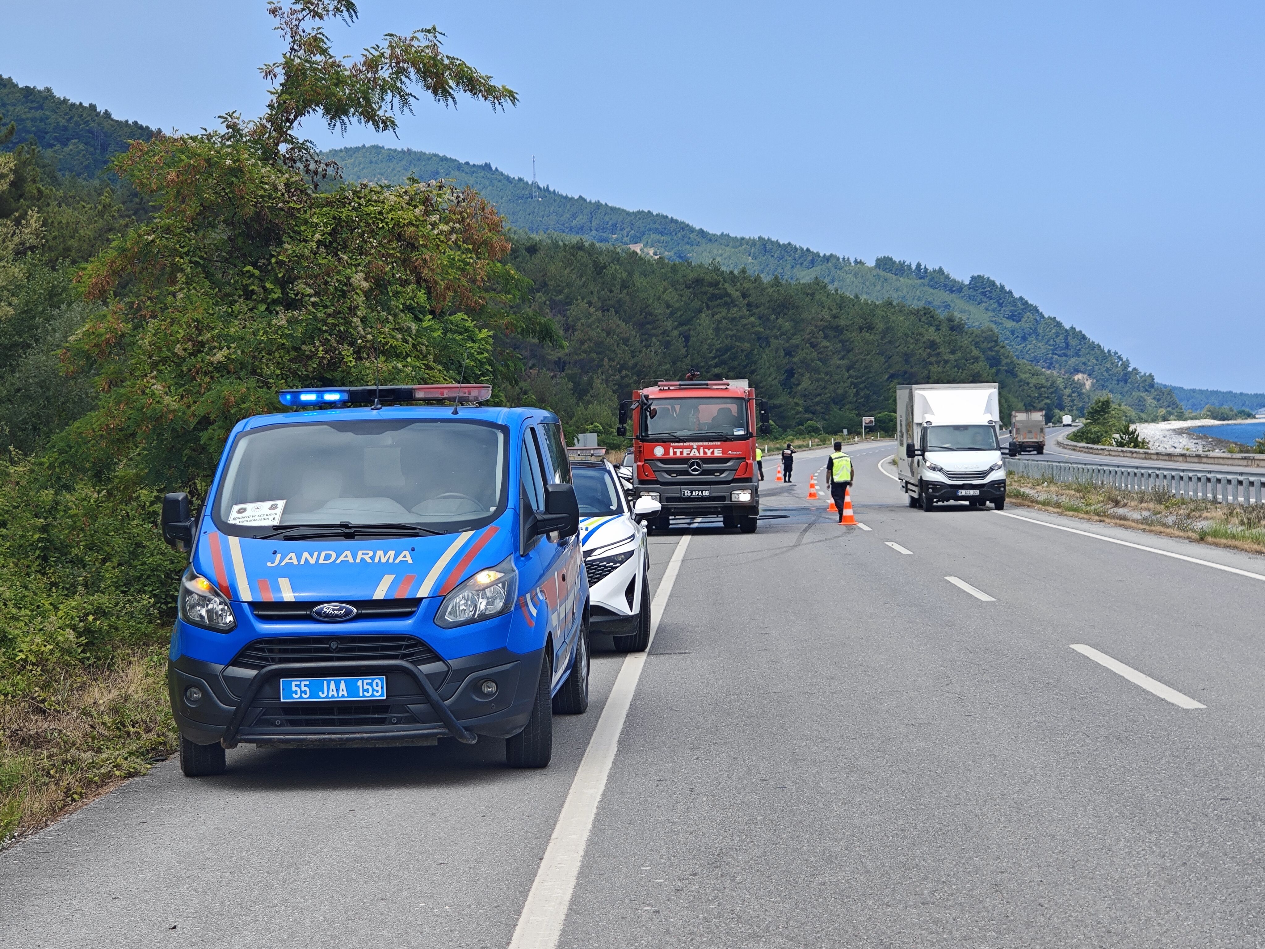Samsun Haber Samsun'da kamyon faciası ucuz atlatıldı! 1'i ağır 2 yaralı