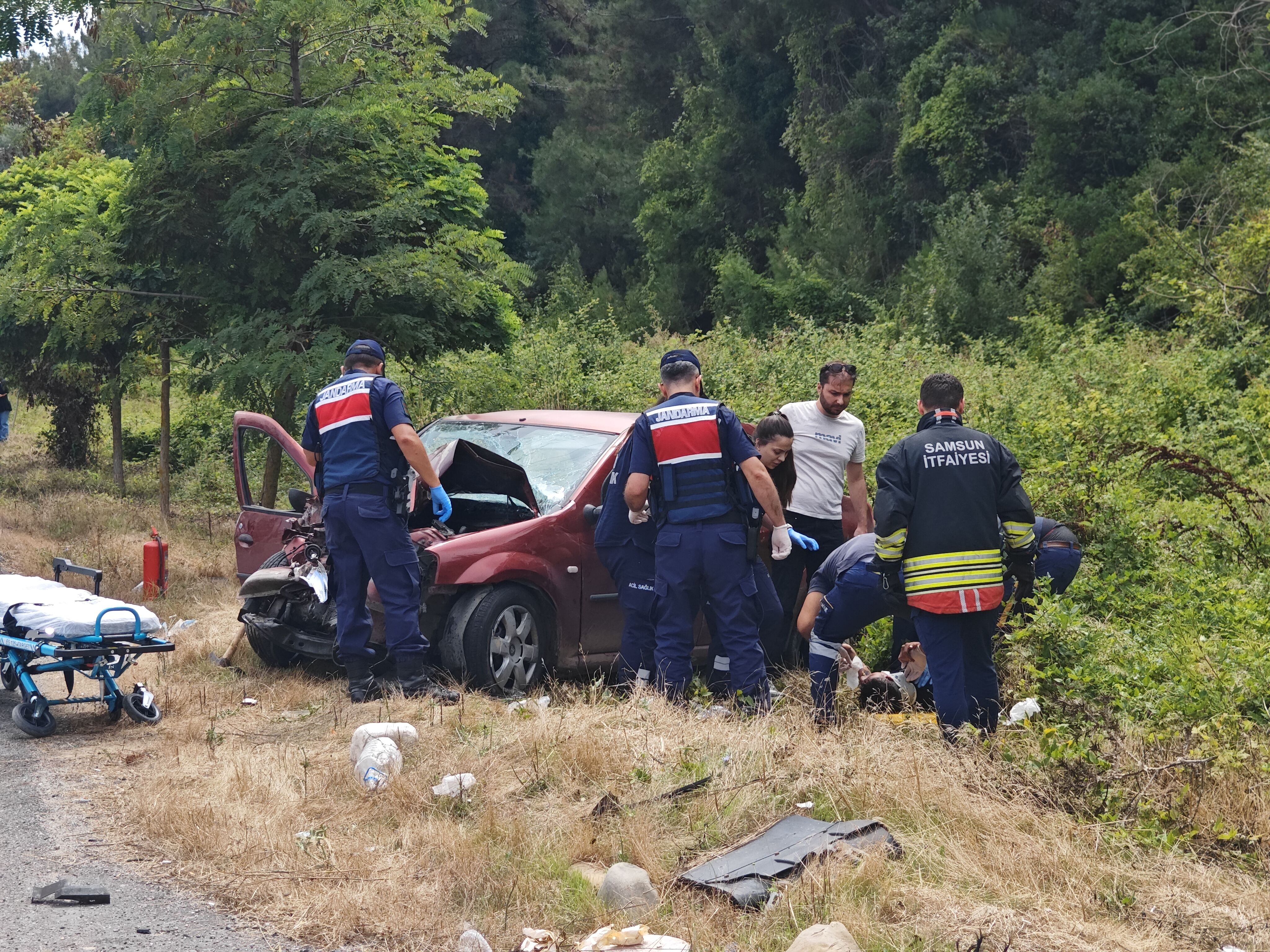 Samsun Haber Samsun'da kamyon faciası ucuz atlatıldı! 1'i ağır 2 yaralı