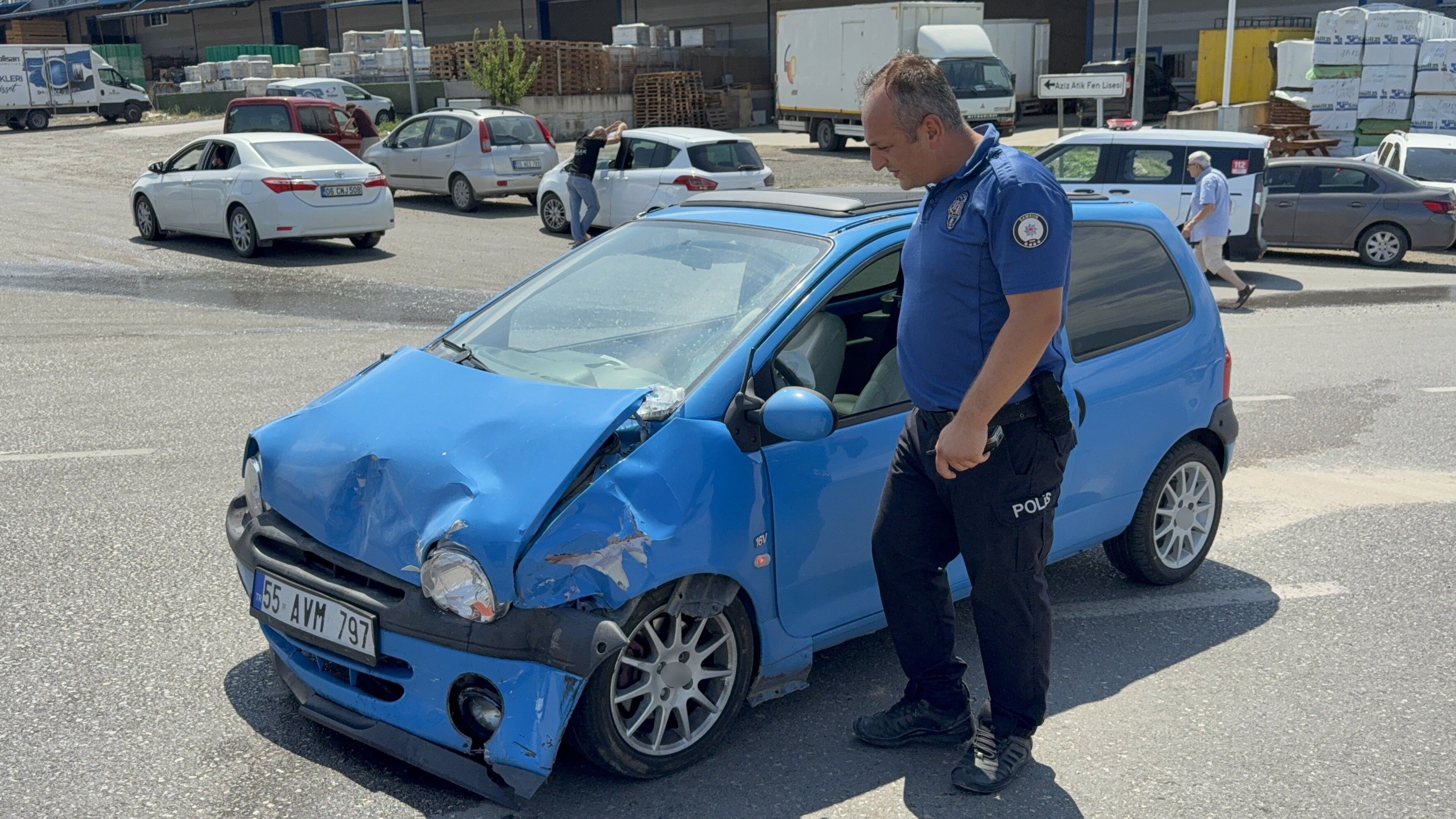 Samsun Haber. Samsun’da kavşakta korkutan kaza! İki otomobil çarpıştı